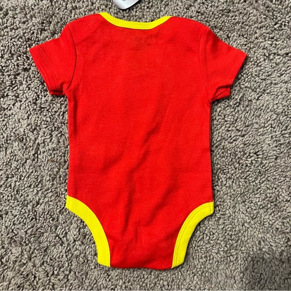 NWT DC Comic Superhero Onsies Baby Newborn Size 0-3 Flash Aquaman Green Lantern - Picture 4 of 9